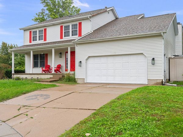 4843 Kynnelworth Drive , Bettendorf, IA 52722