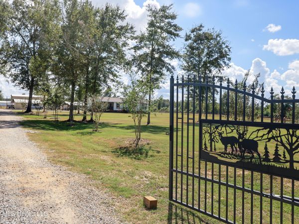 326 W Wire Road, Perkinston, MS 39573