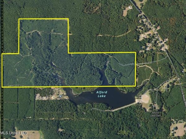 1107 Alford Lake Road, Osyka, MS 39657