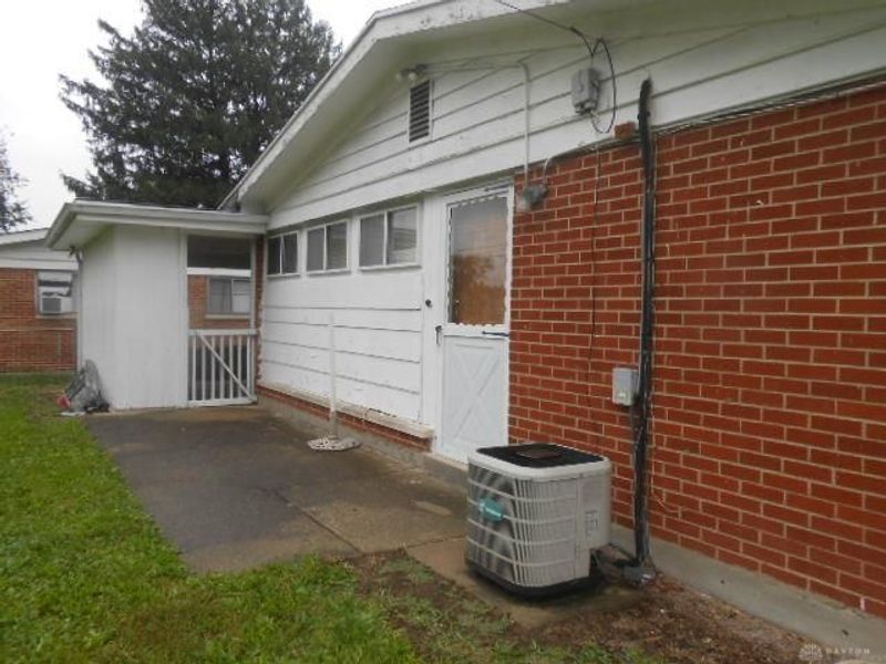 4638 Hedgewood Drive, Dayton, OH 45406 Photo 8