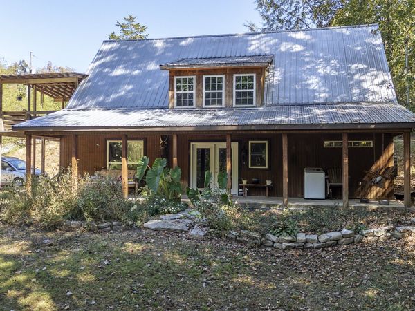425 Stockard St , Waynesboro, TN 38485