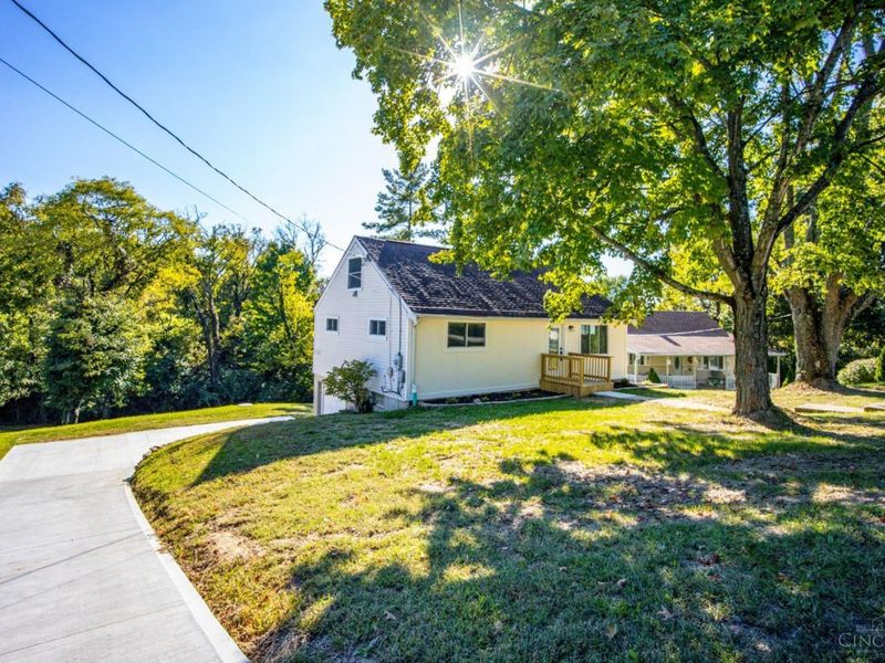 6435 Louese Lane, Cincinnati, OH 45248 Photo 3