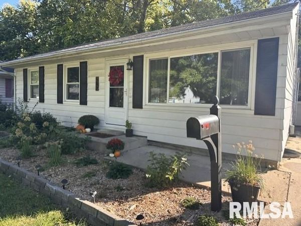 582 CHERRY Street, Jacksonville, IL 62650