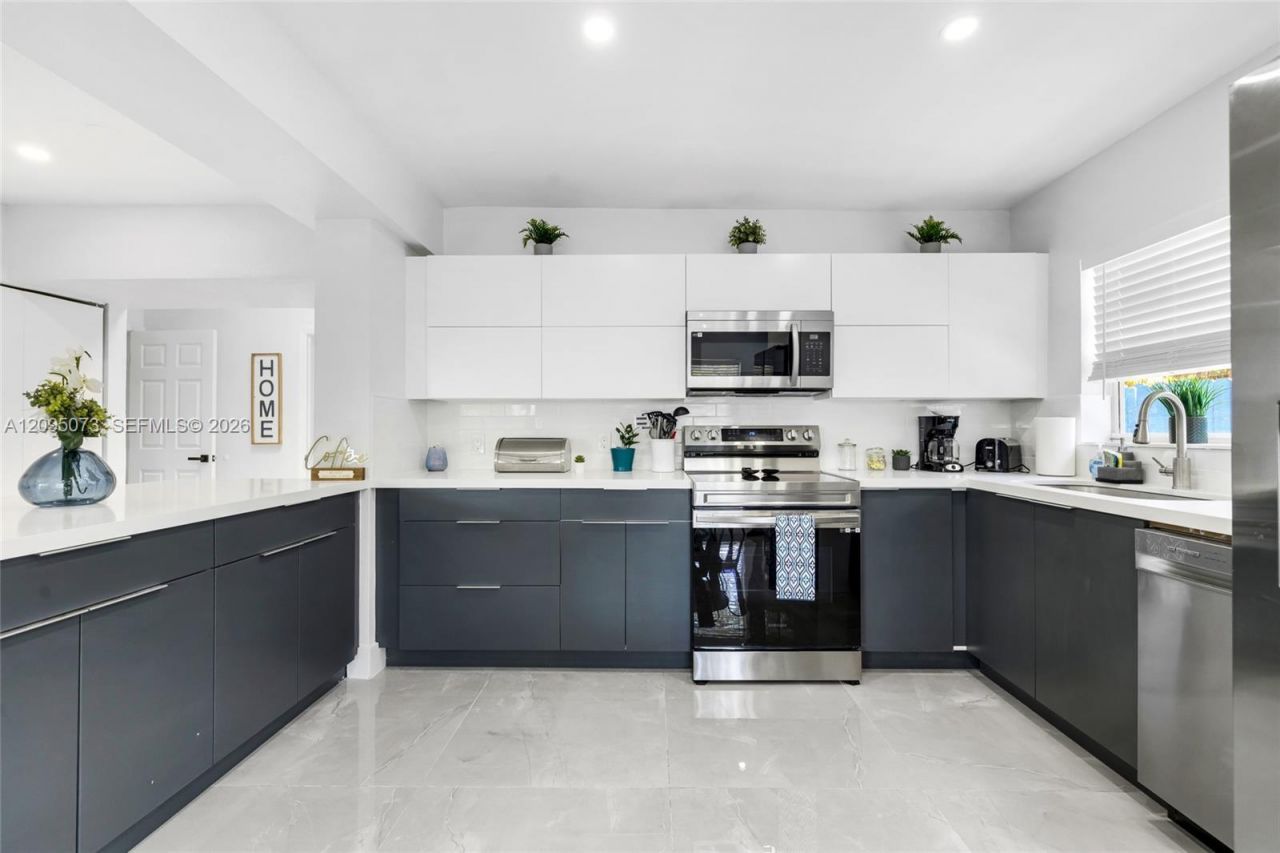 1137 SW 8th Ter , Fort Lauderdale, FL 33315 Photo