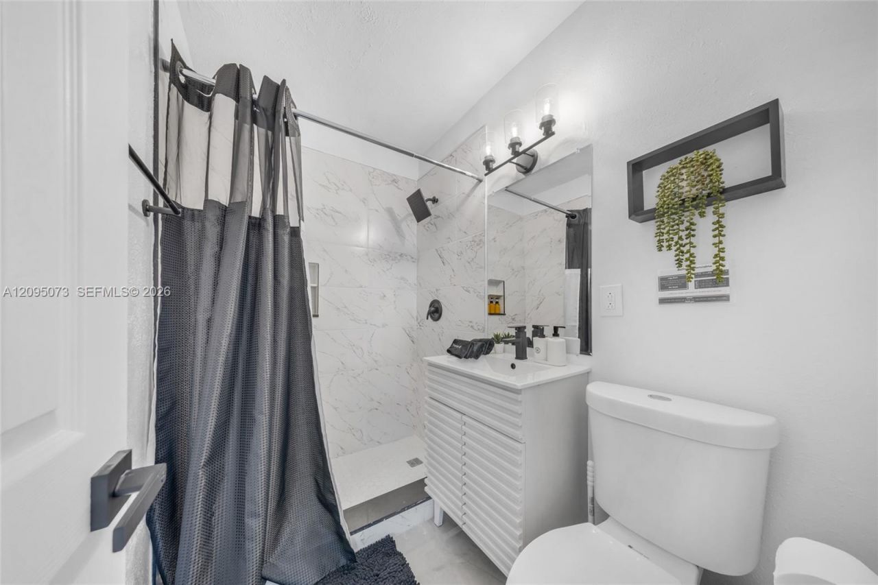 1137 SW 8th Ter , Fort Lauderdale, FL 33315 Photo