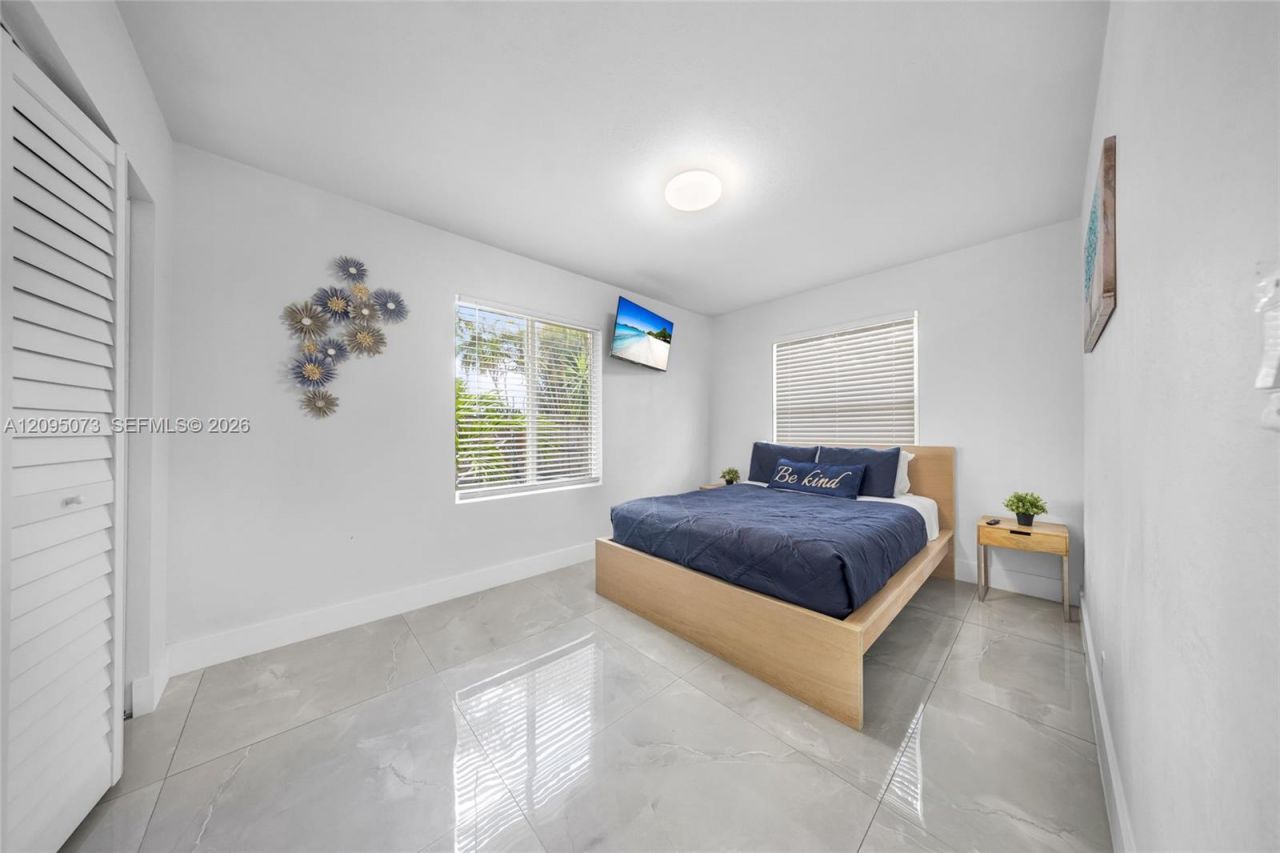 1137 SW 8th Ter , Fort Lauderdale, FL 33315 Photo