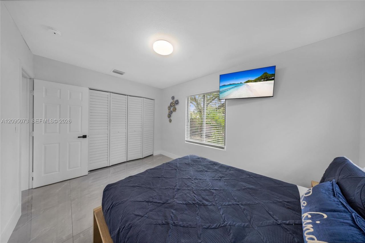 1137 SW 8th Ter , Fort Lauderdale, FL 33315 Photo