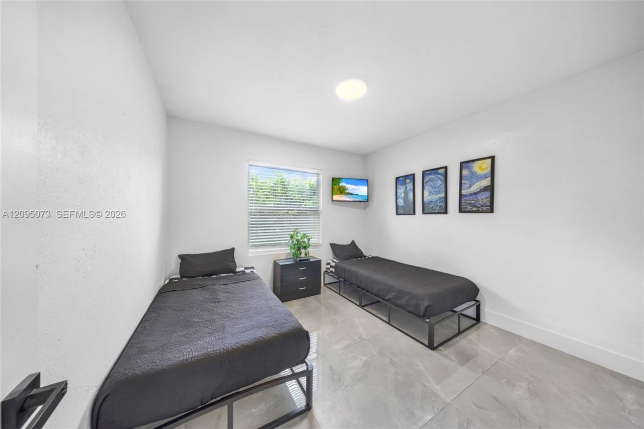 1137 SW 8th Ter , Fort Lauderdale, FL 33315 Photo