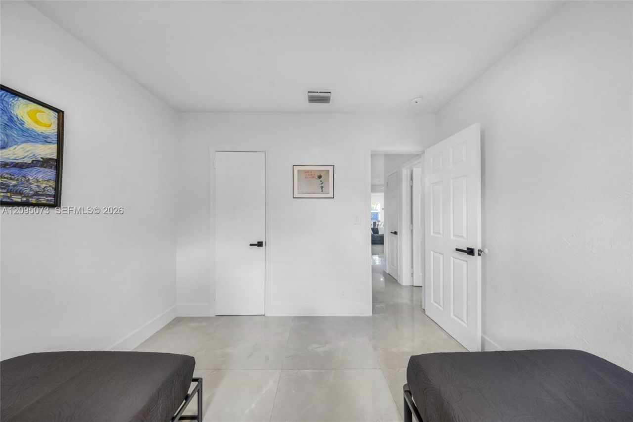 1137 SW 8th Ter , Fort Lauderdale, FL 33315 Photo