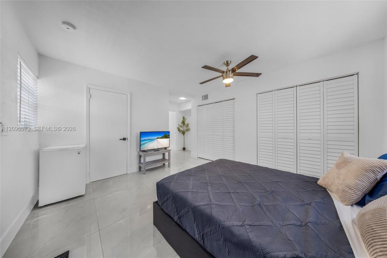 1137 SW 8th Ter , Fort Lauderdale, FL 33315 Photo