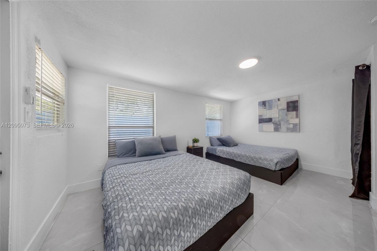 1137 SW 8th Ter , Fort Lauderdale, FL 33315 Photo