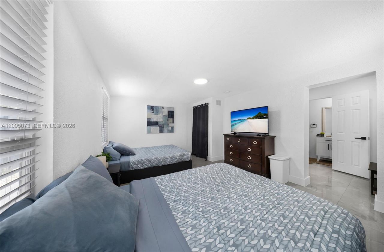 1137 SW 8th Ter , Fort Lauderdale, FL 33315 Photo