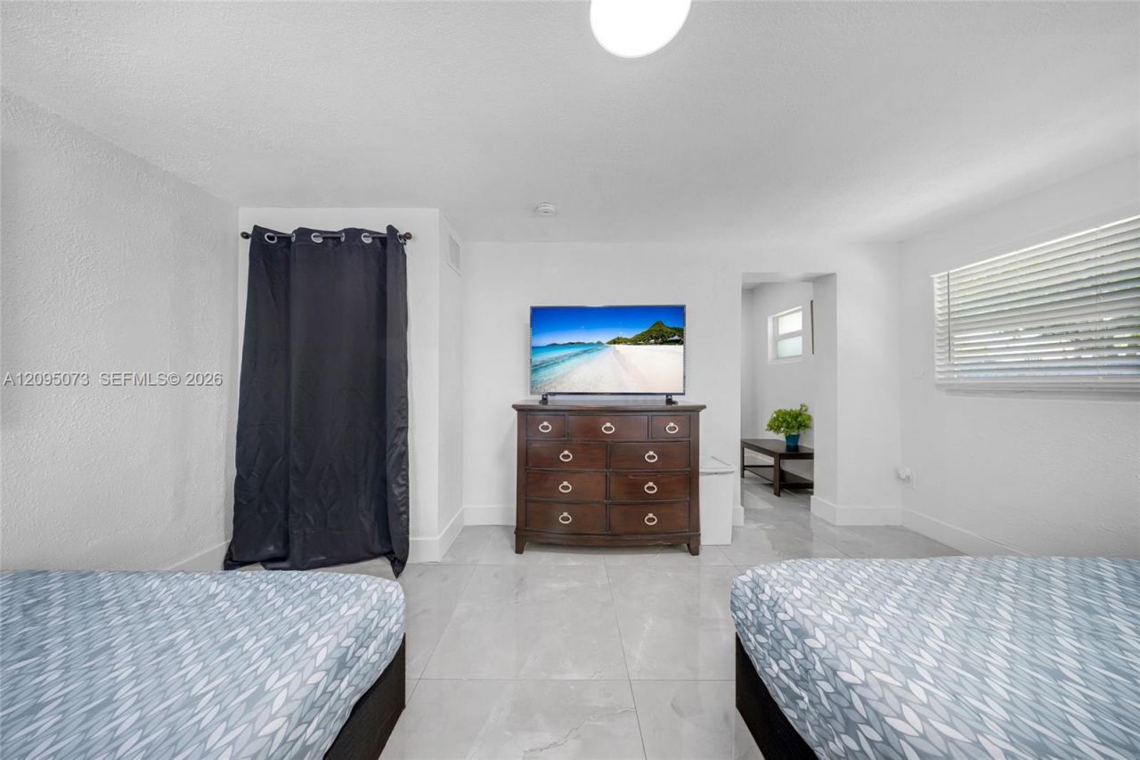 1137 SW 8th Ter , Fort Lauderdale, FL 33315 Photo