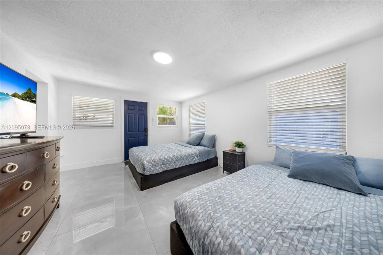 1137 SW 8th Ter , Fort Lauderdale, FL 33315 Photo