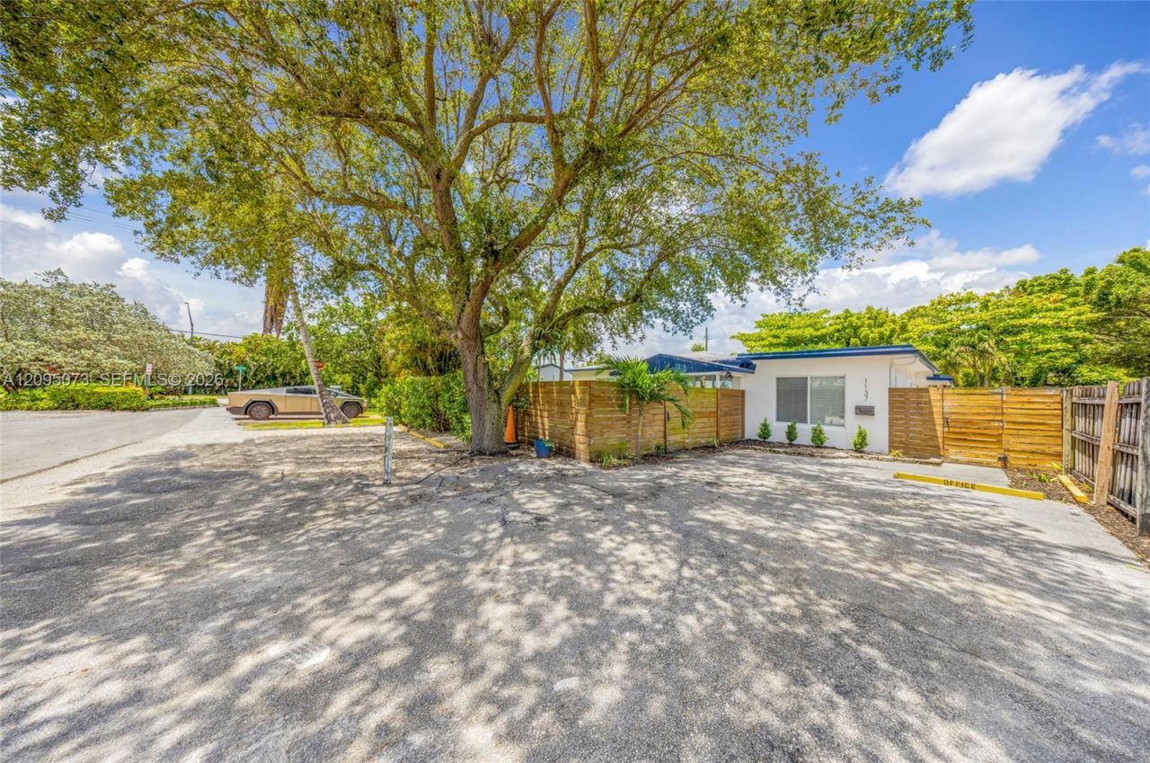 1137 SW 8th Ter , Fort Lauderdale, FL 33315 Photo