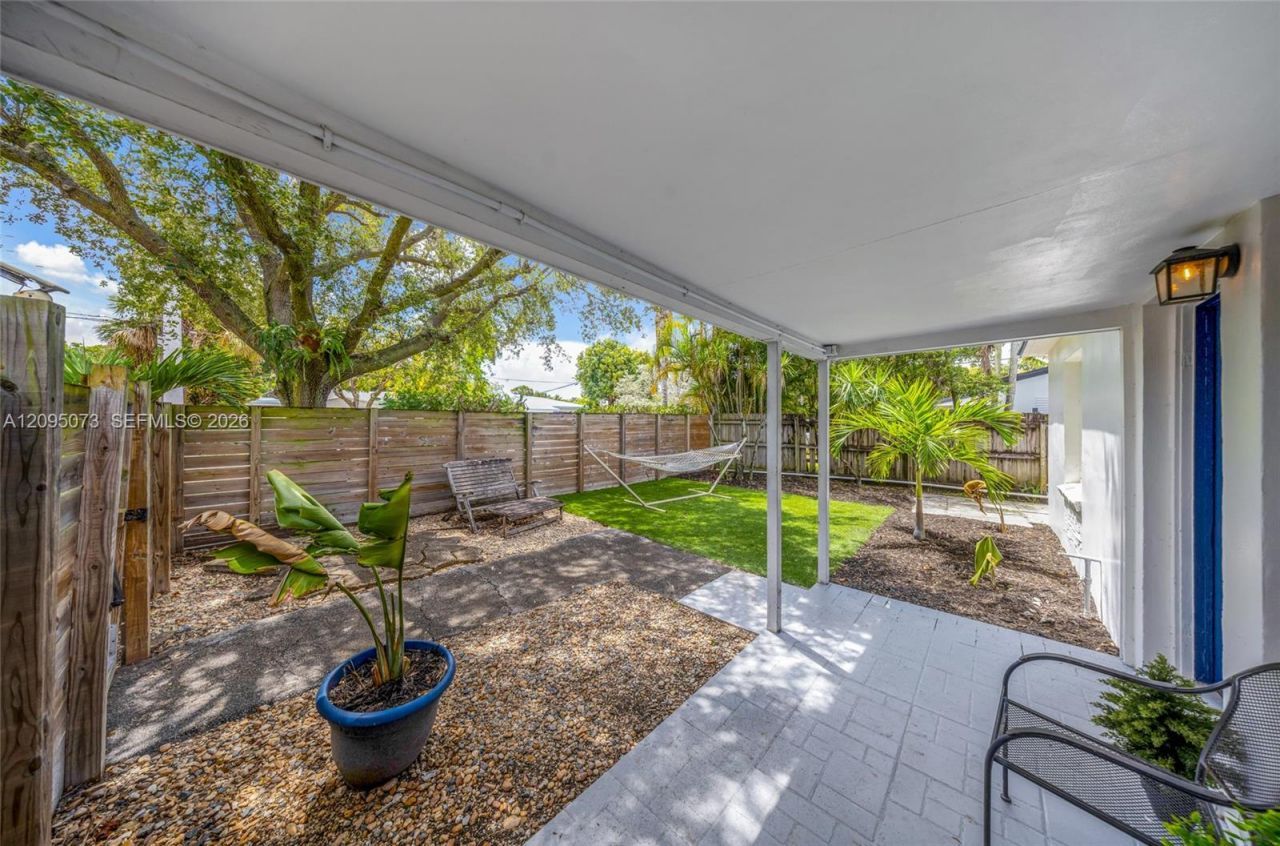 1137 SW 8th Ter , Fort Lauderdale, FL 33315 Photo