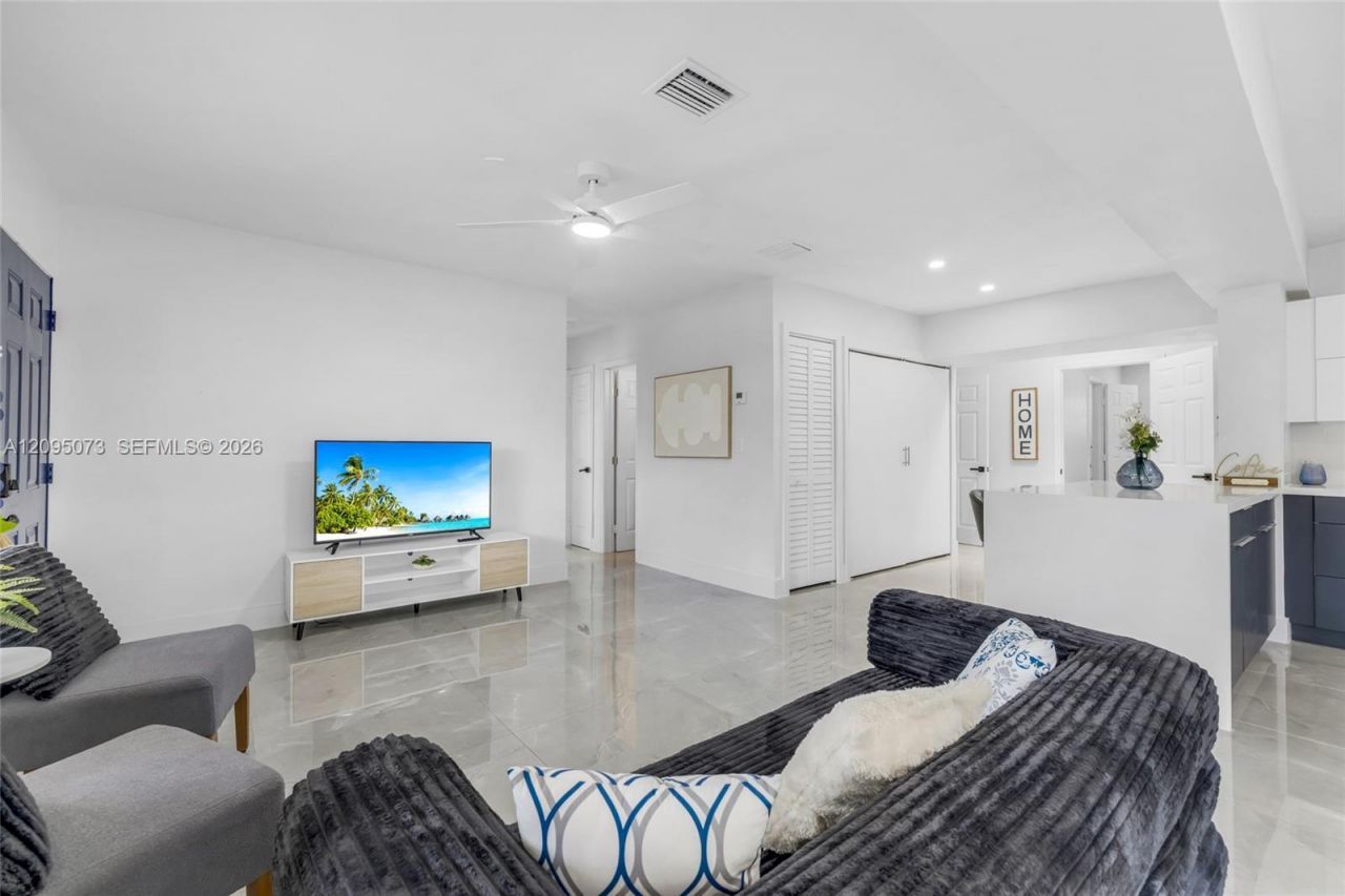 1137 SW 8th Ter , Fort Lauderdale, FL 33315 Photo
