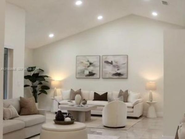 8201 NW 52nd St , Lauderhill, FL 33351