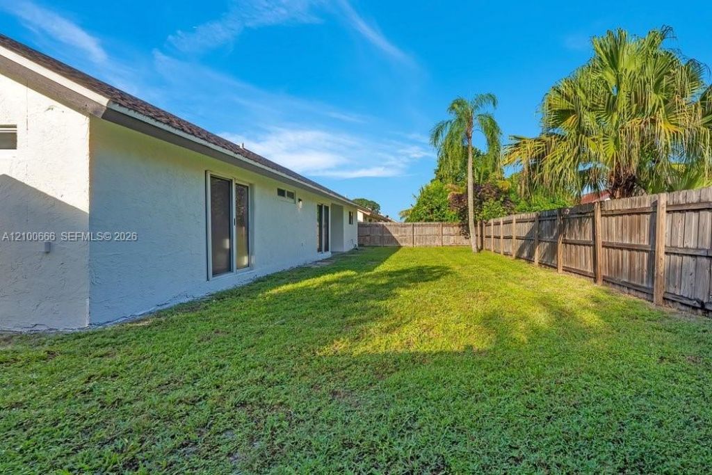 8201 NW 52nd St, Lauderhill, FL 33351 Photo