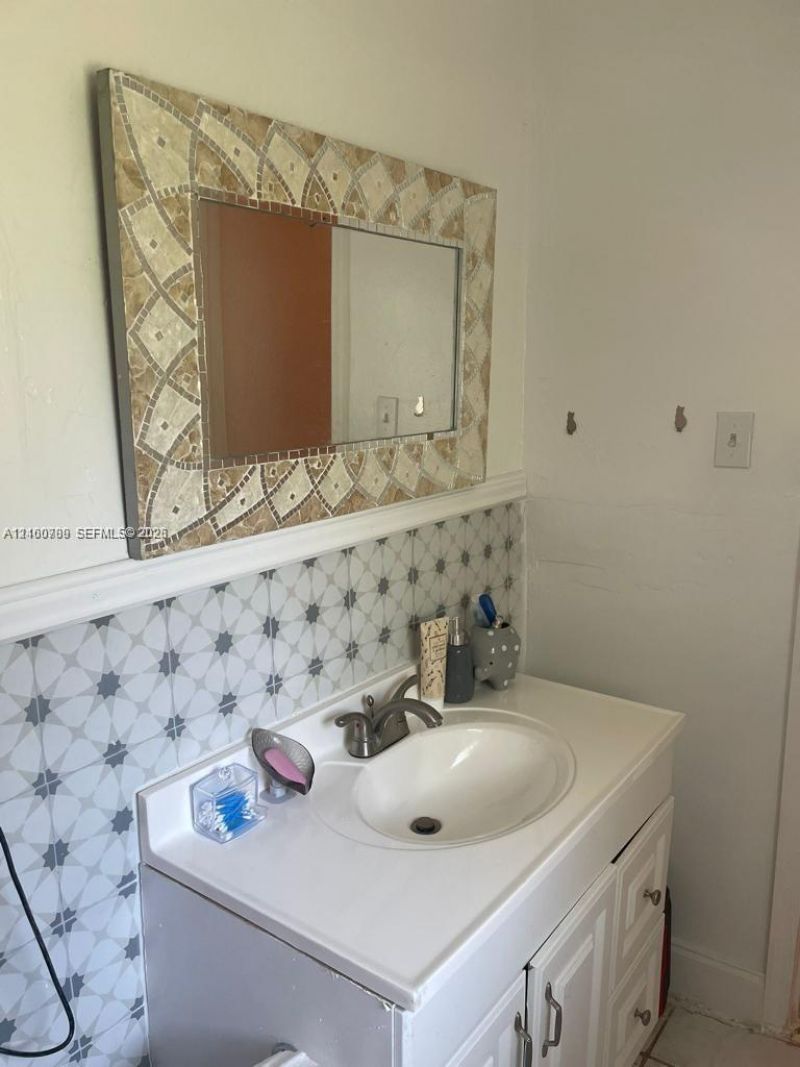 1137 NW 58th Ter , Miami, FL 33127 Photo