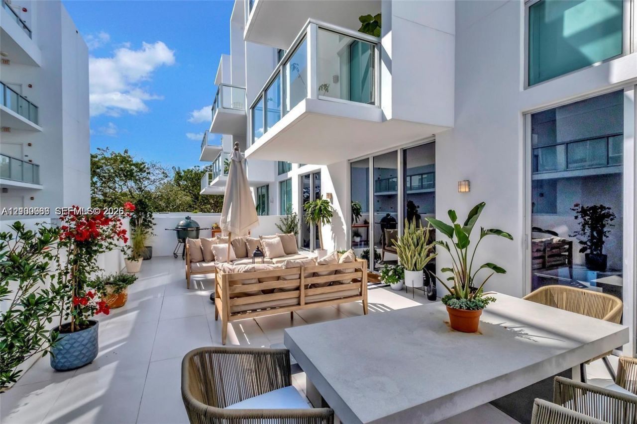 720 NE 62nd St , Unit 307, Miami, FL 33138 Photo