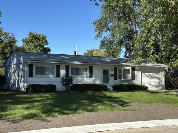 23 Saugatuck Road , Montgomery, IL 60538