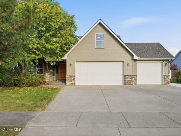 2729 W Porthill CT, Hayden, ID 83835