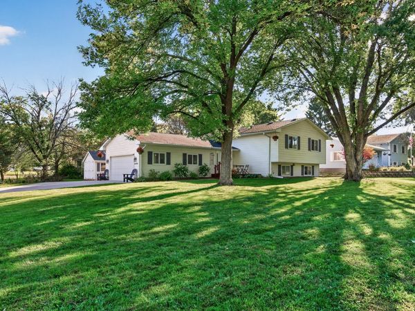 4270 Victoria Street N, Shoreview, MN 55126