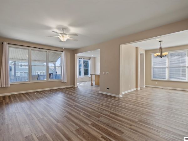 9511 S 26th Avenue, Bellevue, NE 68147