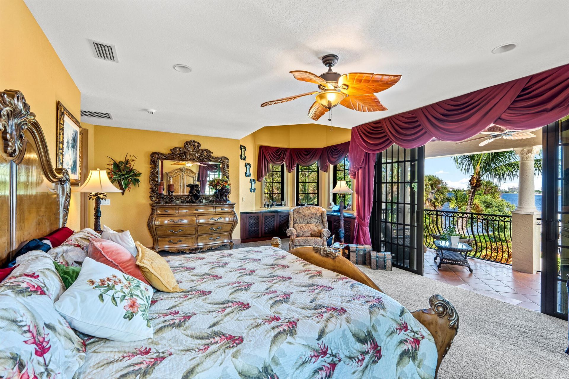 818 S Lakeside Drive, Lake Worth Beach, FL 33460 Photo