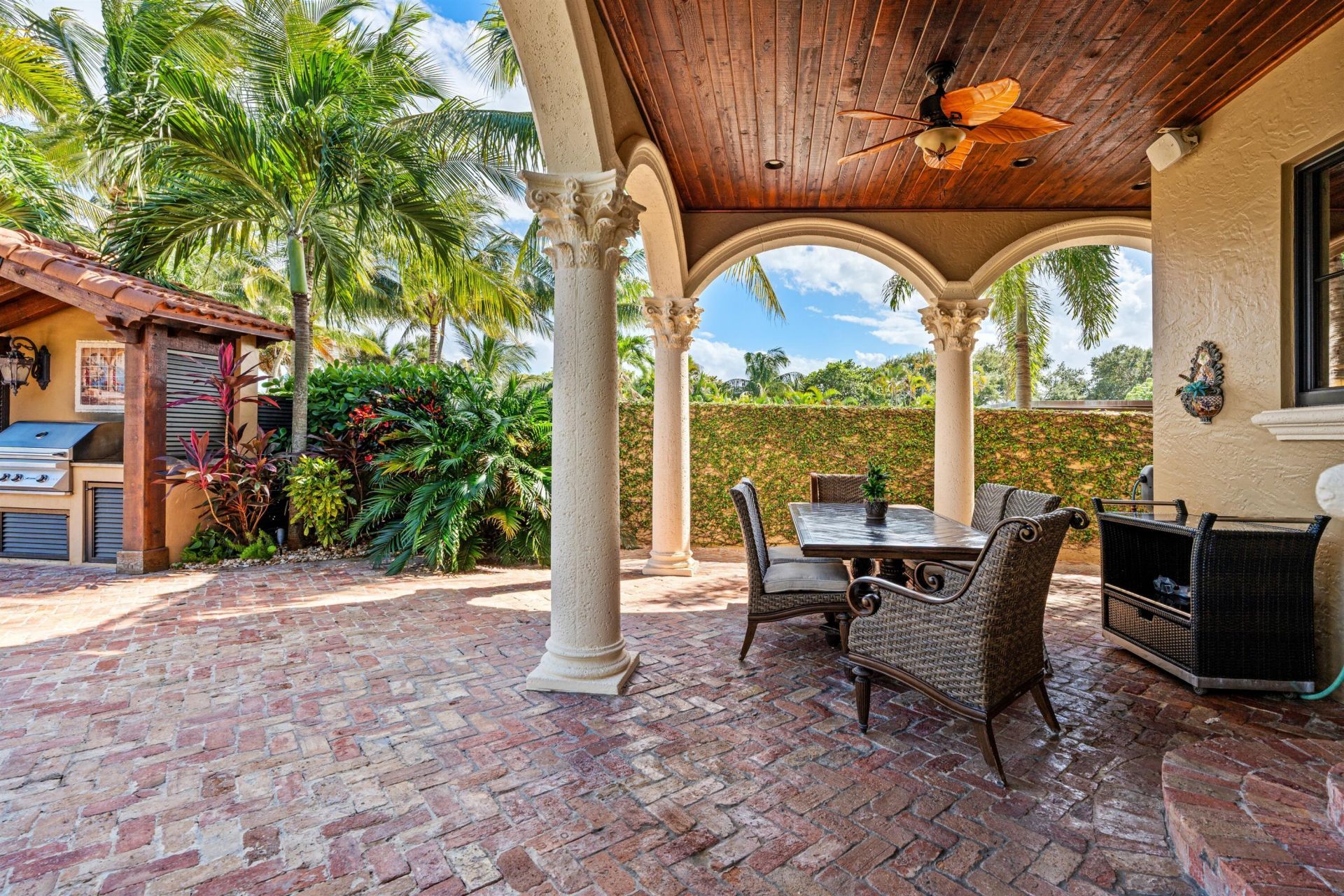 818 S Lakeside Drive, Lake Worth Beach, FL 33460 Photo