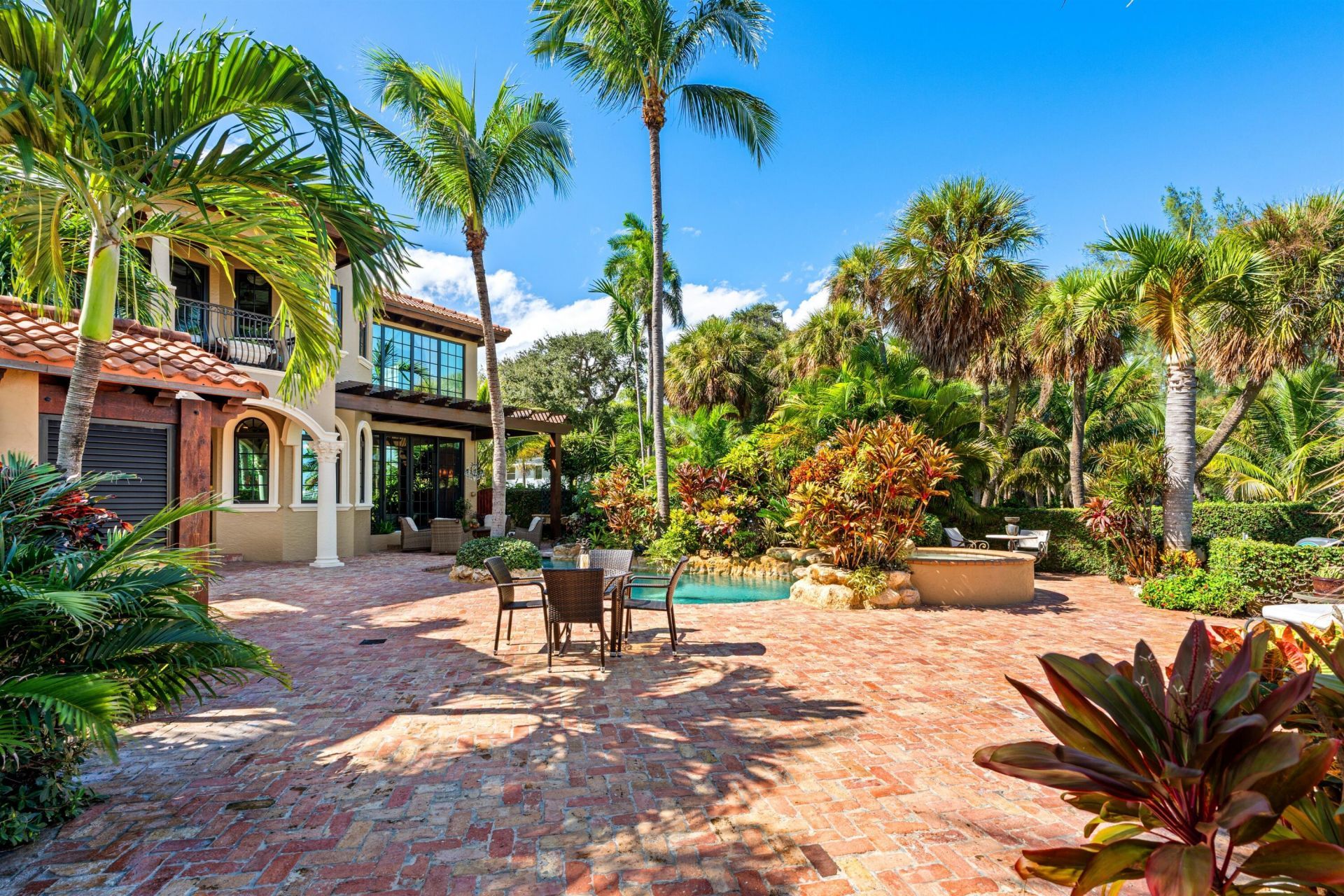 818 S Lakeside Drive, Lake Worth Beach, FL 33460 Photo