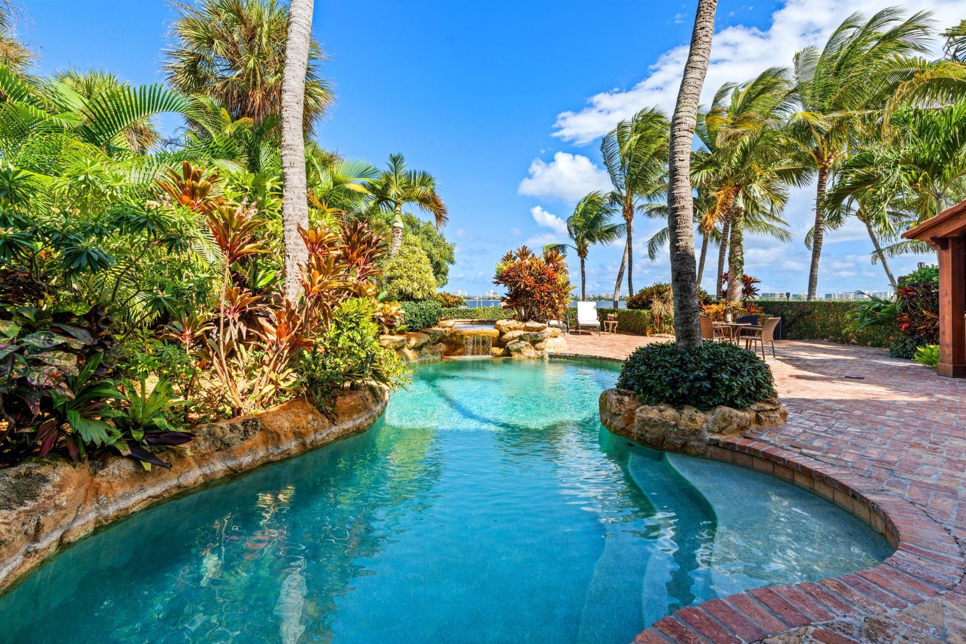 818 S Lakeside Drive, Lake Worth Beach, FL 33460 Photo