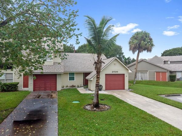 2020 Vero South Circle SW, Unit 4, Vero Beach, FL 32962