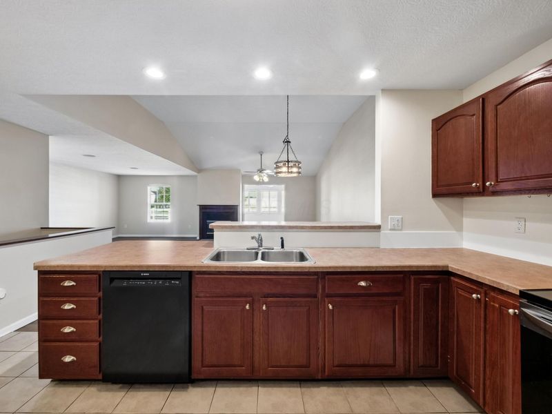 8280 Night Heron Lane , Pickerington, OH 43147 Photo 3
