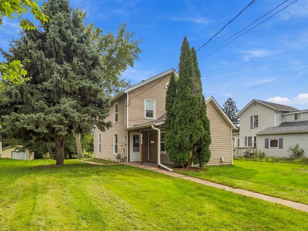 1019 CLIMER ST, Muscatine, IA 52761
