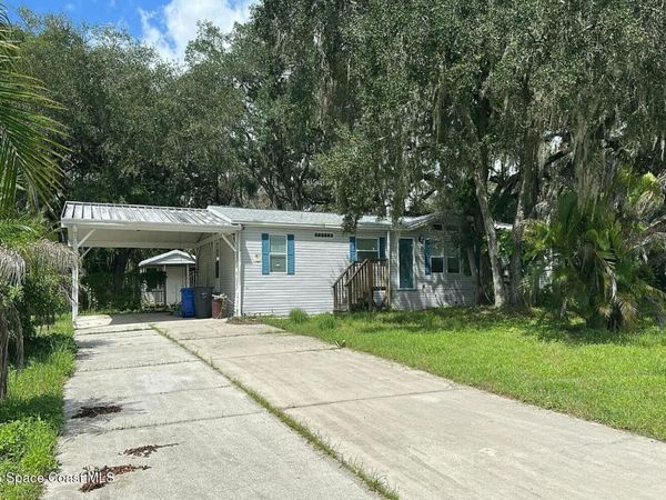 9117 Wood Terrace Drive , Tampa, FL 33637