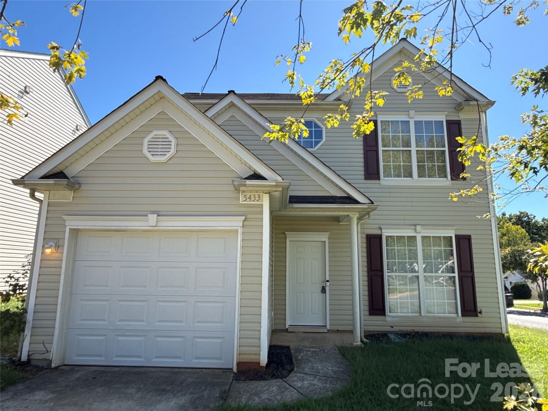 5433 Peachwood Drive, Charlotte, NC 28216 Main Photo