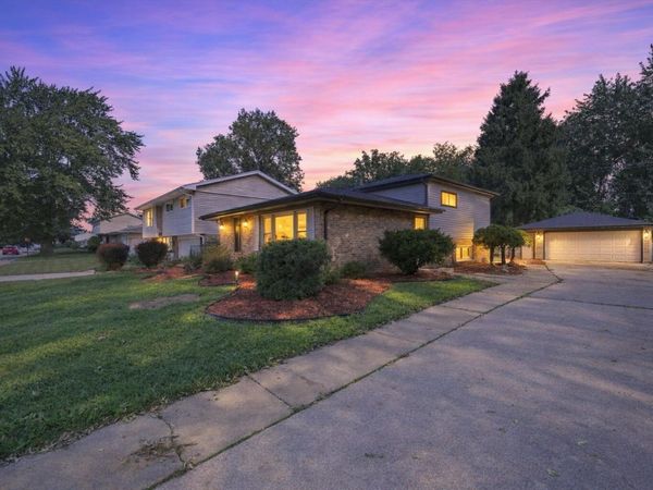 15207 Waterman Drive , South Holland, IL 60473