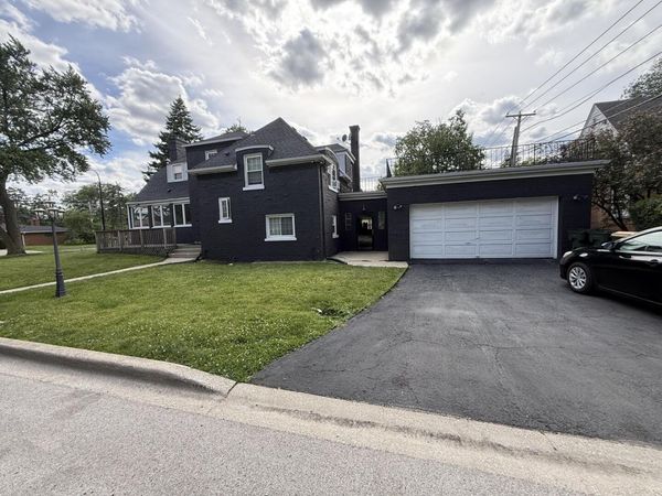 6800 N Knox Avenue , Lincolnwood, IL 60712