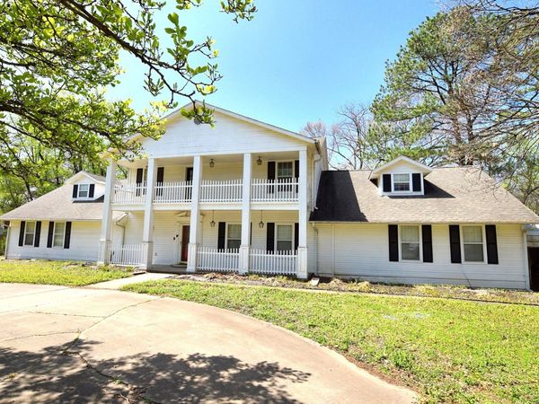 1205 Don Avenue , Tahlequah, OK 74464