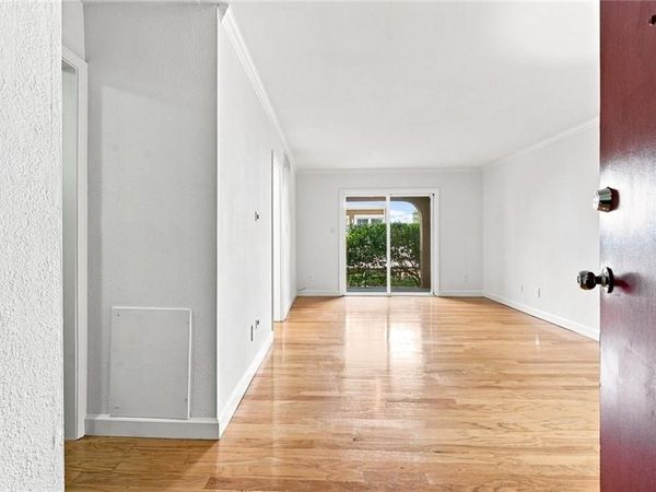 395 Pharr Road NE, Unit 208, Atlanta, GA 30305