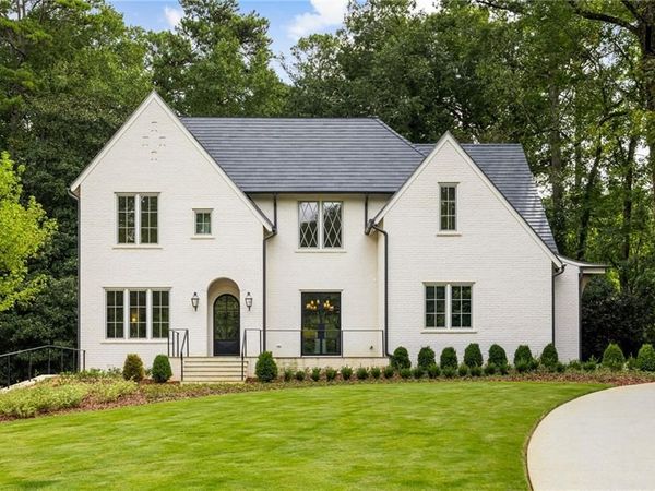 1347 W Wesley Road NW, Atlanta, GA 30327