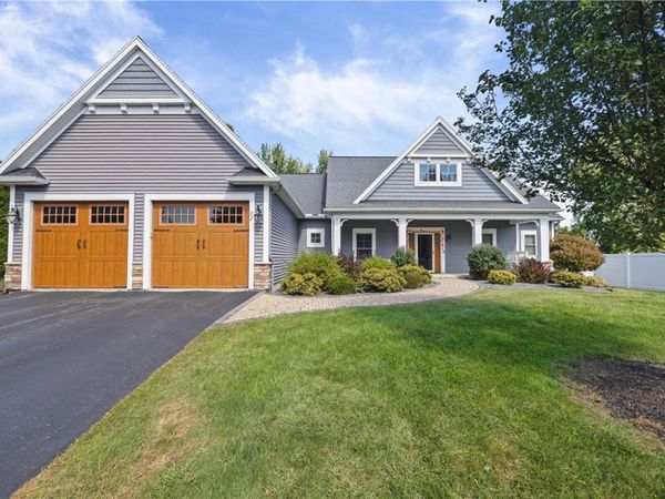 11 Montgomery Glen Drive , Webster, NY 14580