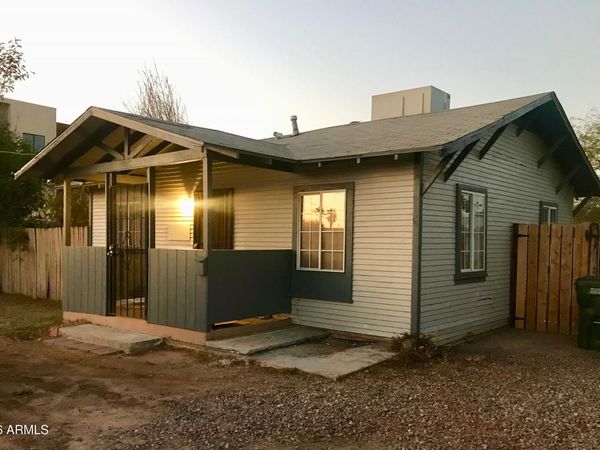 1210 E Highland Avenue, Phoenix, AZ 85014