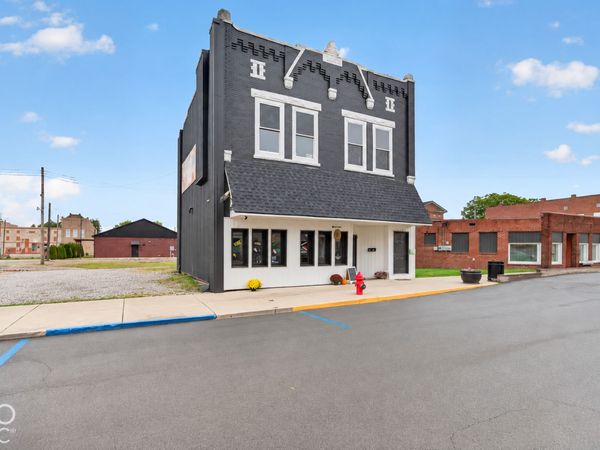 1530 S A Street, Elwood, IN 46036