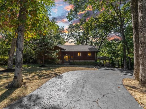 7736 S Rock Hill Road, Crestwood, MO 63123