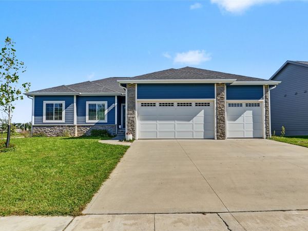 1041 Cardinal Drive, Polk City, IA 50226
