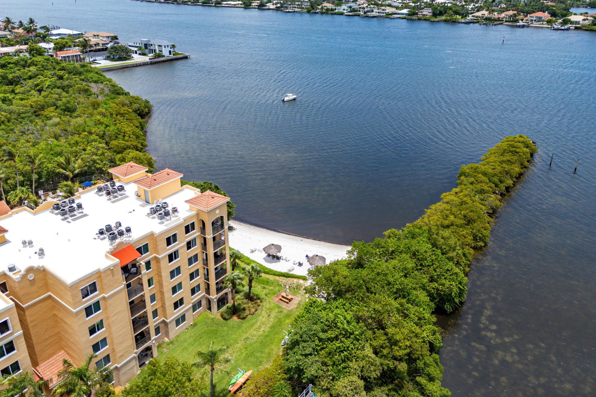 400 Scotia Drive, Unit 305, Hypoluxo, FL 33462 Photo