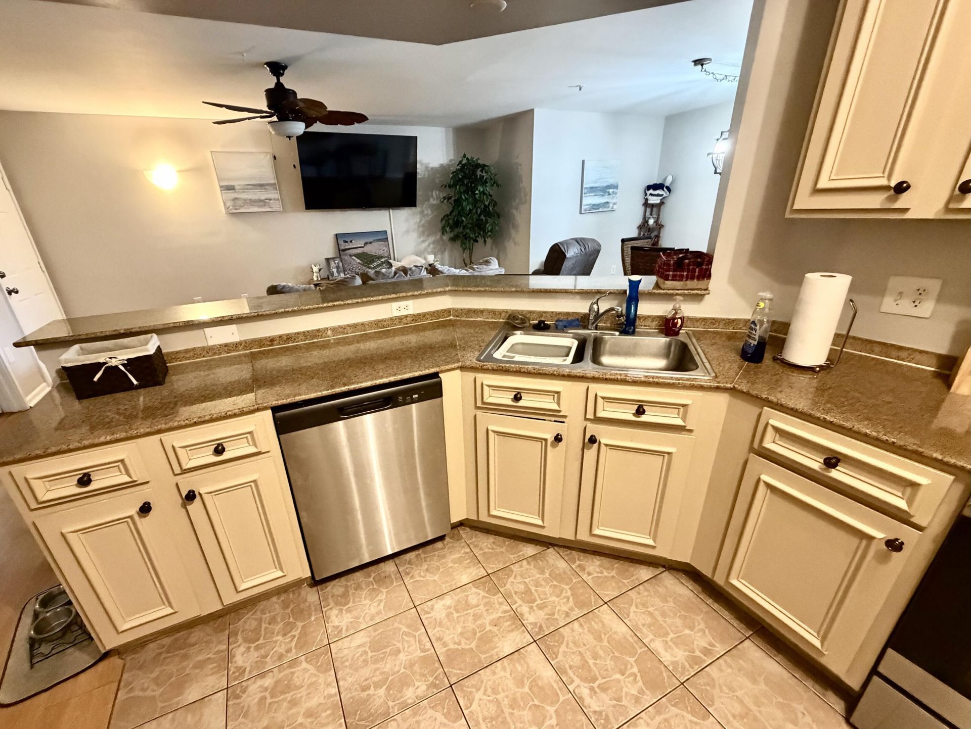 400 Scotia Drive, Unit 305, Hypoluxo, FL 33462 Photo